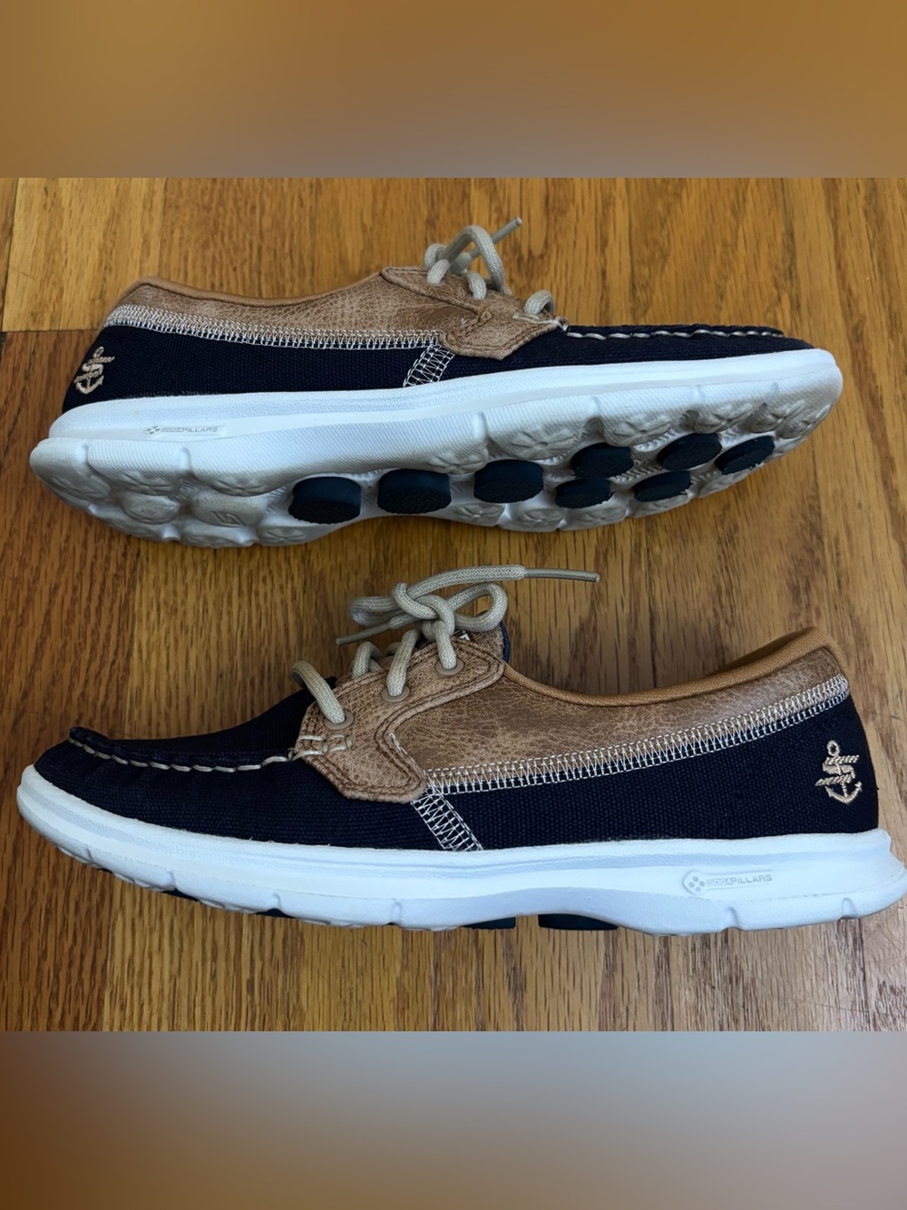 Skechers Goga Max Boat Shoes Women’s 6 Navy/Brown Go Step Shoes Denim Casual